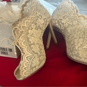 Only worn once wedding look